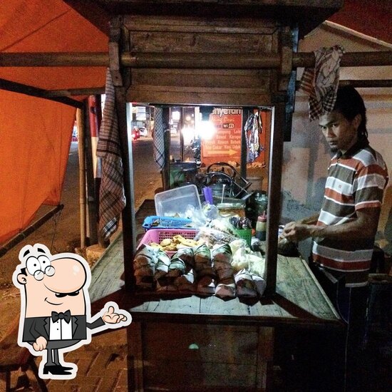 Makan Siang di Angkringan Mas Aris: Kenikmatan Sederhana di Tepi Pantai Cilacap